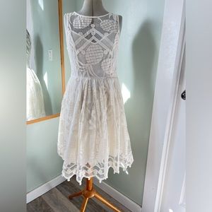 Anthropologie MAEVE Pineapple lace dress - Size 6
